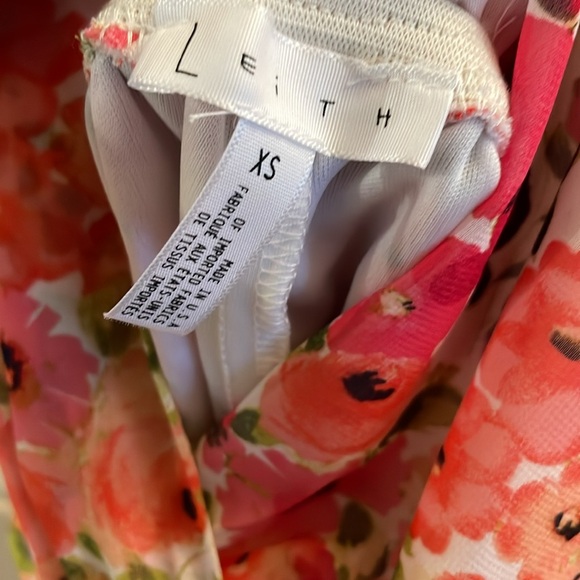 Romper - Picture 3 of 8